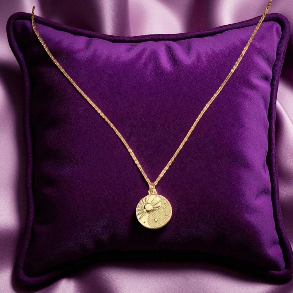 Celestial 18k Gold Plated Sun and Stars Pendant Necklace. New.